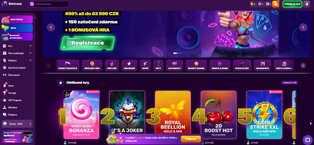 Hlavní pódium obřího letního hudebního festivalu: Slotrave odpaluje vizuální show, kde se lasery protínají s rytmem automatů a dav hráčů slaví každou trefu jako hlavní hvězda večera
